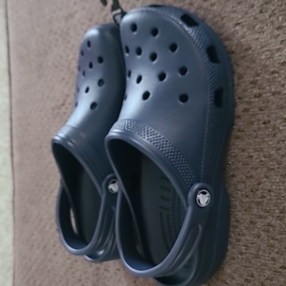 CROCS BRAND NAVY BLUE UNISEX CLASSIC CLOGS SIZE 7(M) OR 9(W) - Picture 6 of 9